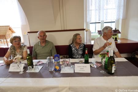 Slavnostna podelitev priznanj in cvetja diamantnim, bisernim in zlatim parom (4)
